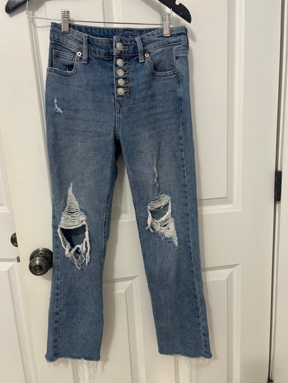 wild fable Women's Straight-Leg ripped jeans size 0 inseam 25 1/2“ button down